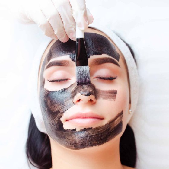 carbon peeling carbon laser peel or q switch laser treatment amaryllis clinic plastic surgery abu dhabi